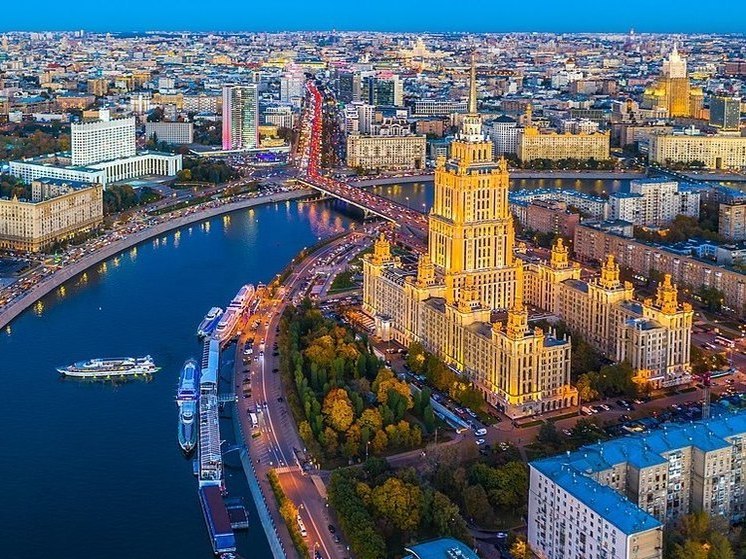 Специалисты приступили к капремонту фасадов жилых домов в Москве