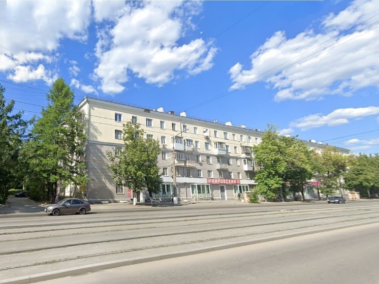 На Уралмаше девушка украла инвалидную коляску