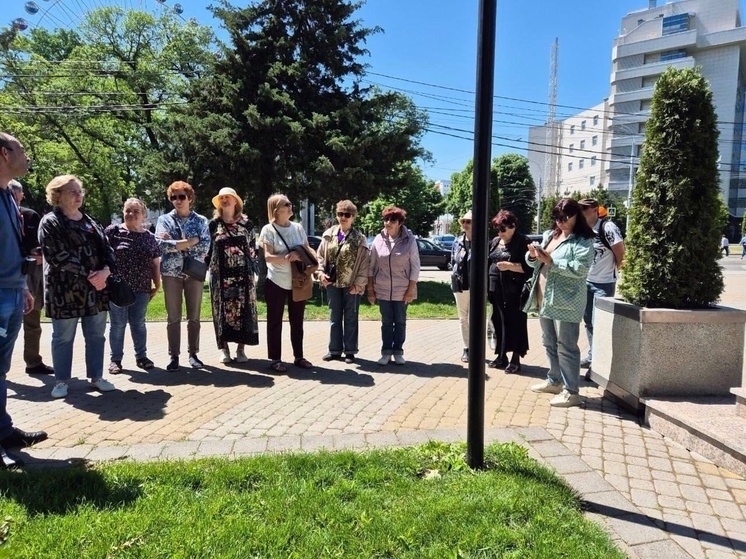 Для краснодарских активистов организовали экскурсию ко Дню Победы