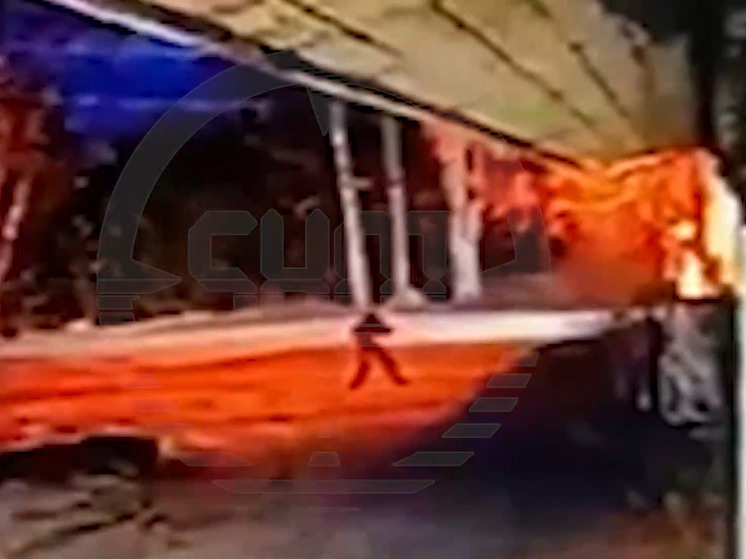 Появилось видео поджога военкомата в Карелии