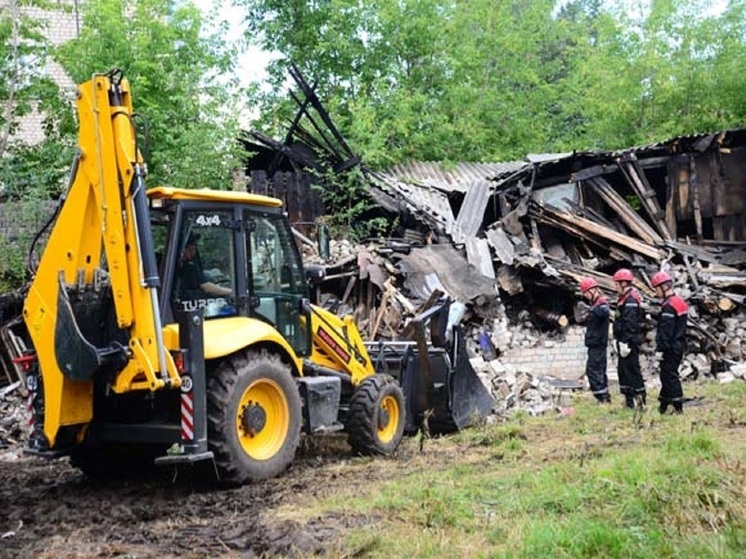 В этом году в Костромской области планируется снести 96 ветхих и заброшенных строений