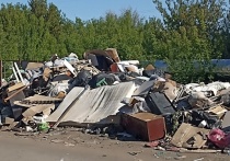 Мэрия решает проблему с мусором в затопленных районах Оренбурга