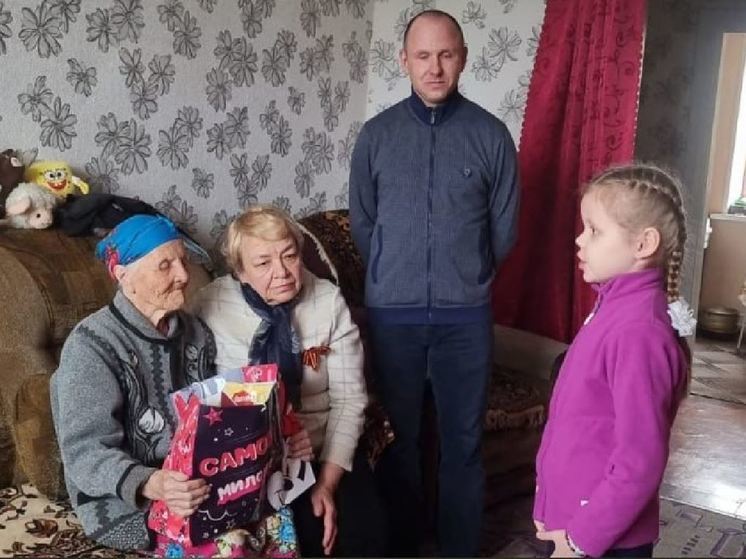 В Уфе незрячие дети поздравили ветеранов Великой Отечественной войны