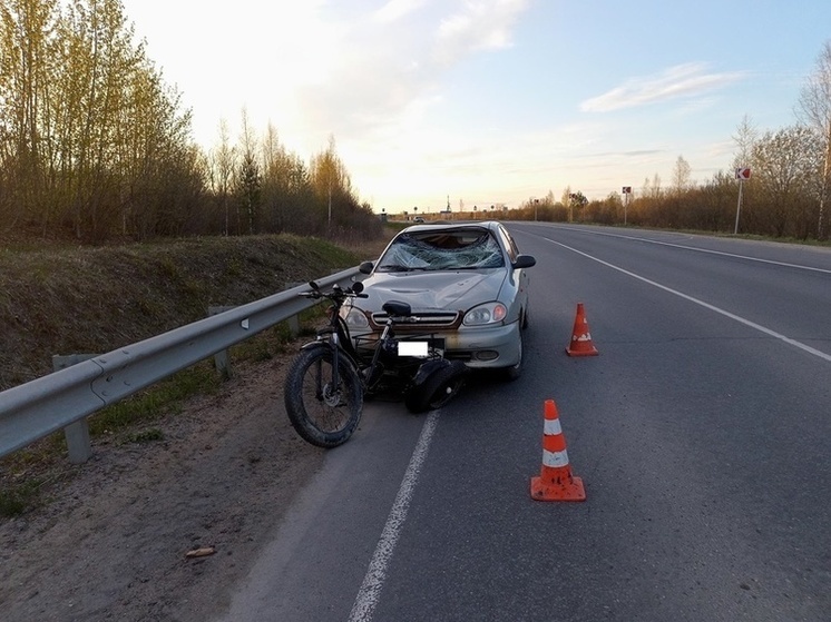 Машина сбила велосипедиста в Сокольском округе