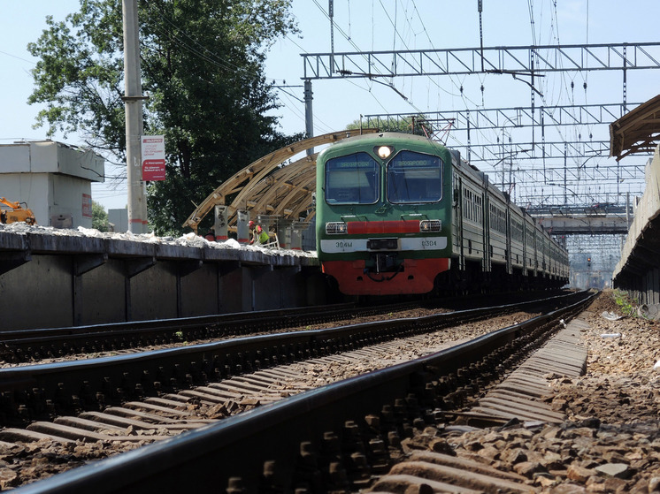 В Подмосковье 13-летний зацепер погиб от удара током на крыше поезда