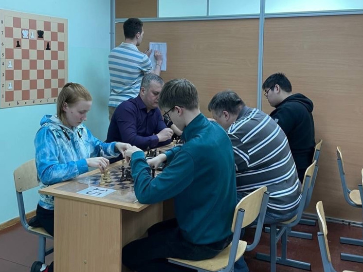 Шахматисты из Мурманска взяли золото на региональном чемпионате