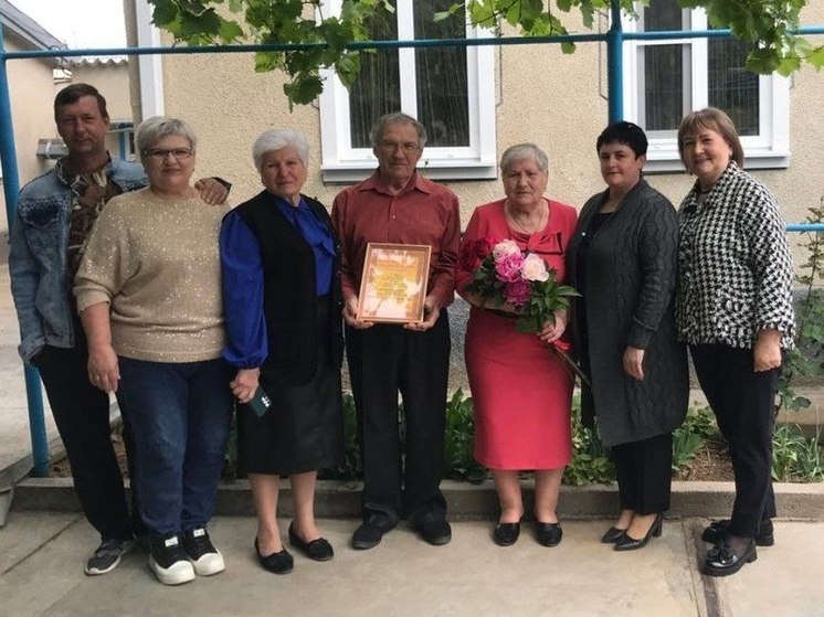 Сегодня юбилей совместной жизни, бриллиантовую свадьбу, празднует семья Байсара.
Из Арзгирского муниципального округа