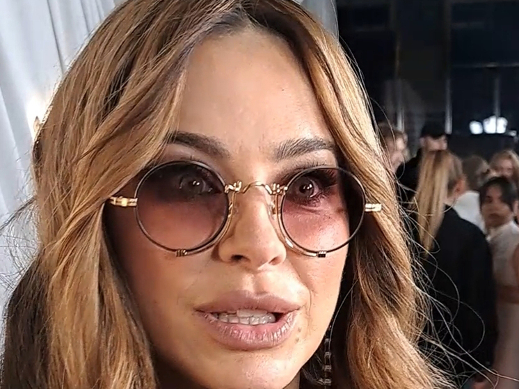 Артистка призналась, что после развода нашла мужское плечо