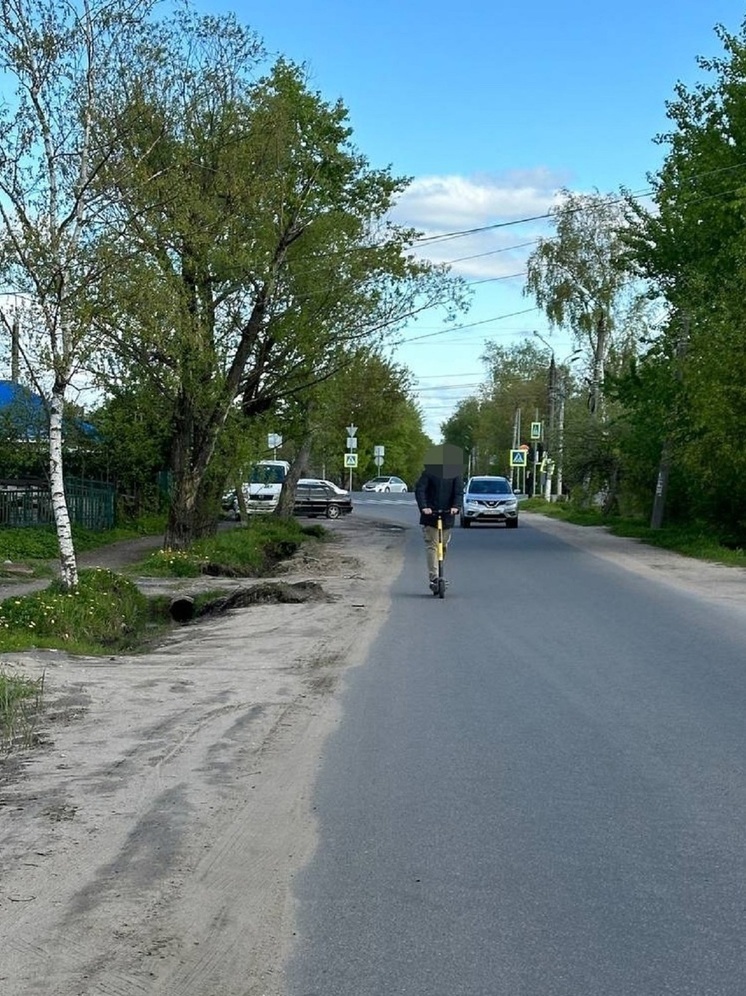 В Твери электросамокатчики продолжают нарушать правила