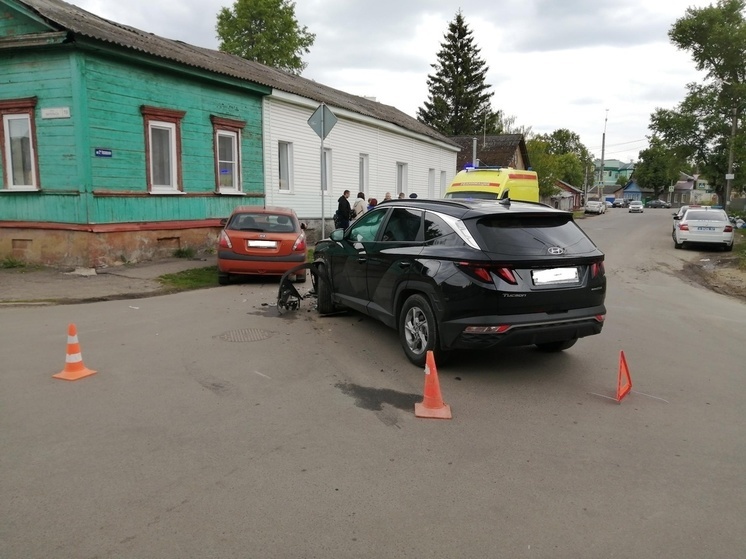 В Орле 3 женщины пострадали при столкновении иномарок