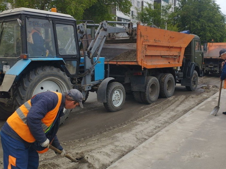 В Курске на уборку дорог вышли 58 человек и 50 единиц техники