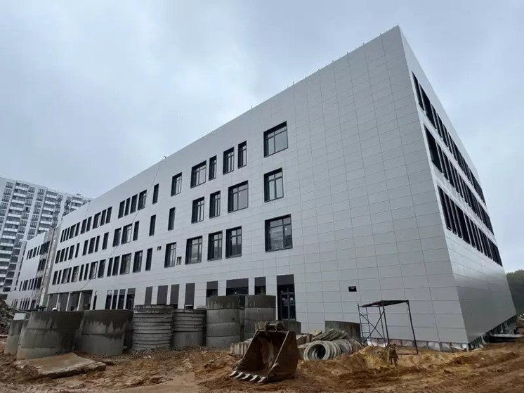 Новая школа в Ленинском округе на 1100 учеников готова на 65%