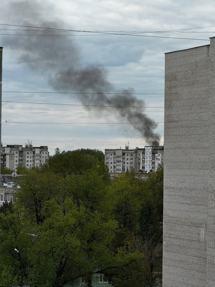 Жителей Твери напугал густой черный дым
