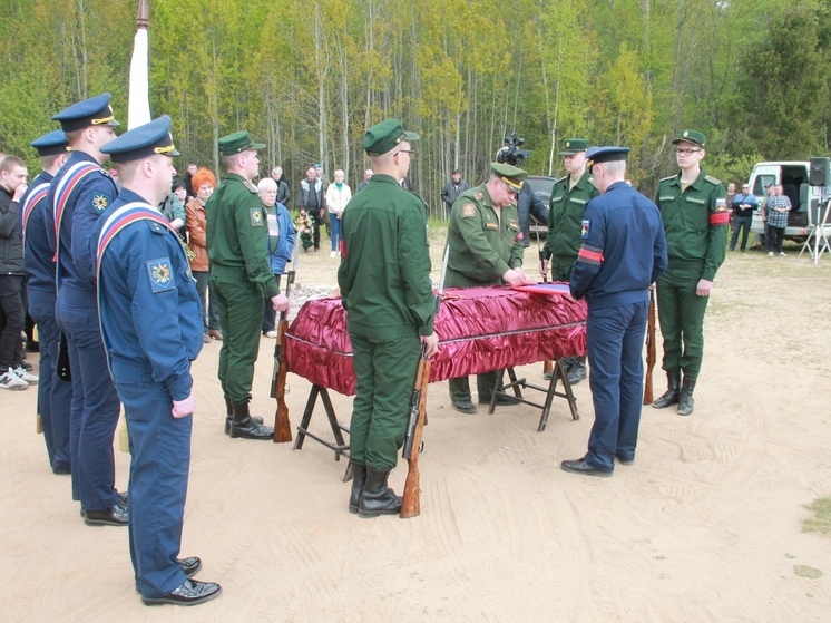 В Тверской области похоронили погибшего на СВО десантника Геннадия Потапенкова