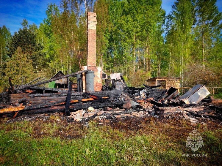 Жилой дом и хозяйственная постройка в Себежском районе 14 мая