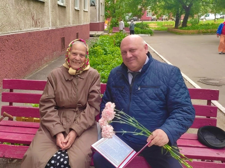 Начальник теруправления по Советскому району Орла посетил бывшего узника концлагеря