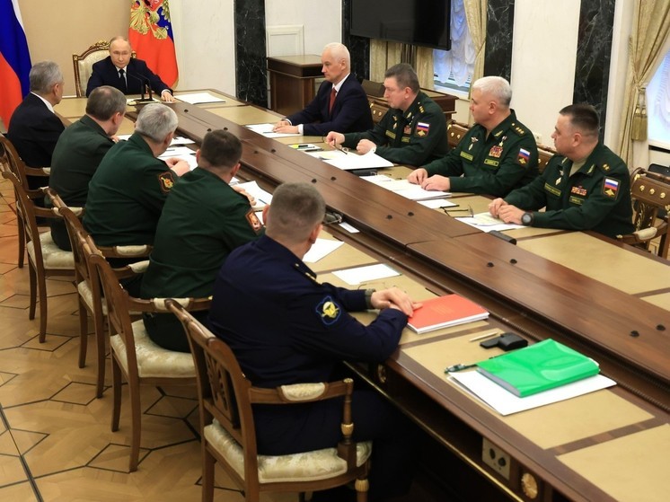Назначены командующие: Лапин возглавил Ленинградский военный округ, Кузовлев - Московский
