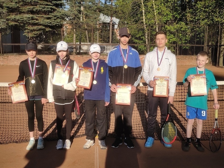 В Протвино прошло первенство по теннису