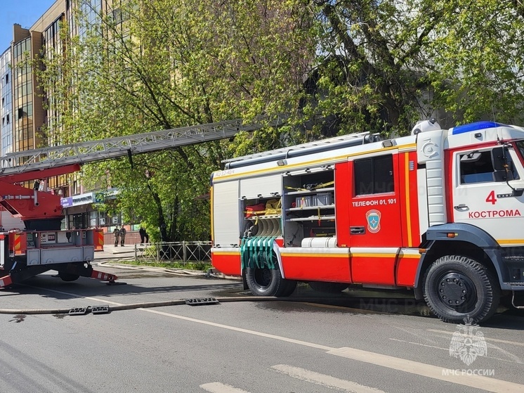Последствия пожара на улице Никитской, 45, в Костроме — есть пострадавшие и один погибший