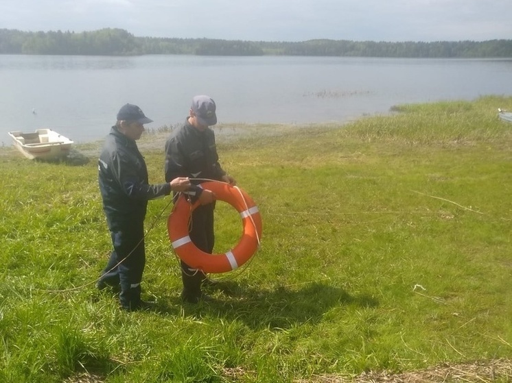 Смоленские спасатели на водах начали подготовку к пляжному сезону