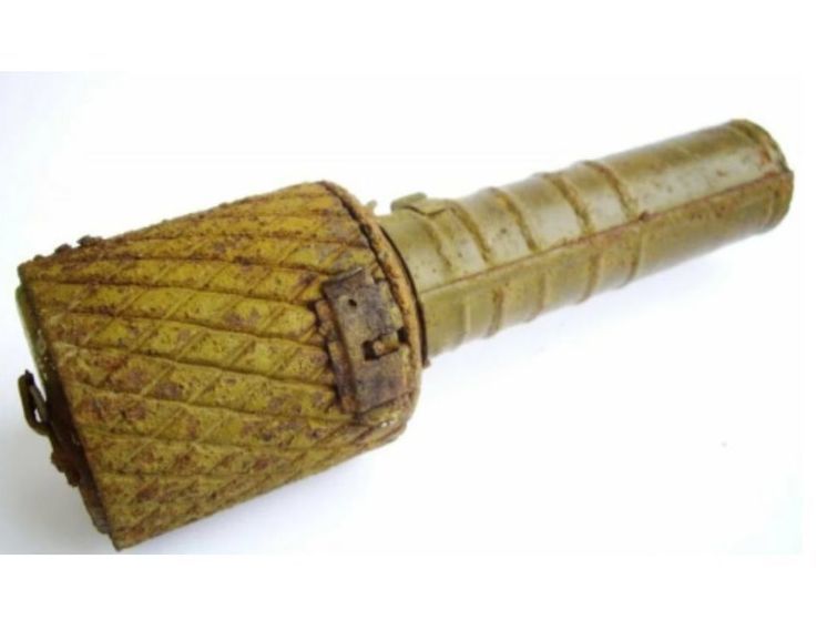 Смоленские саперы обезвредили три снаряда и гранату времен войны