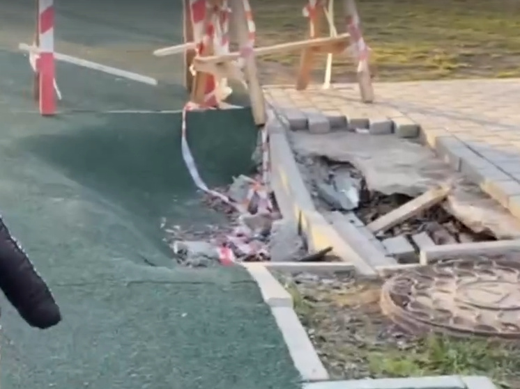 Детская площадка, отремонтированная за 48 миллионов, провалилась в Петрозаводске