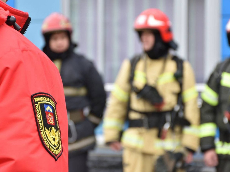 Четыре балкона сгорели ночью в жилом доме на улице Аскольдовцев
