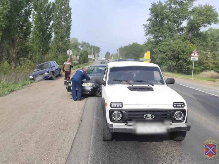 Под Волгоградом утром 16 мая в массовом ДТП пострадал водитель