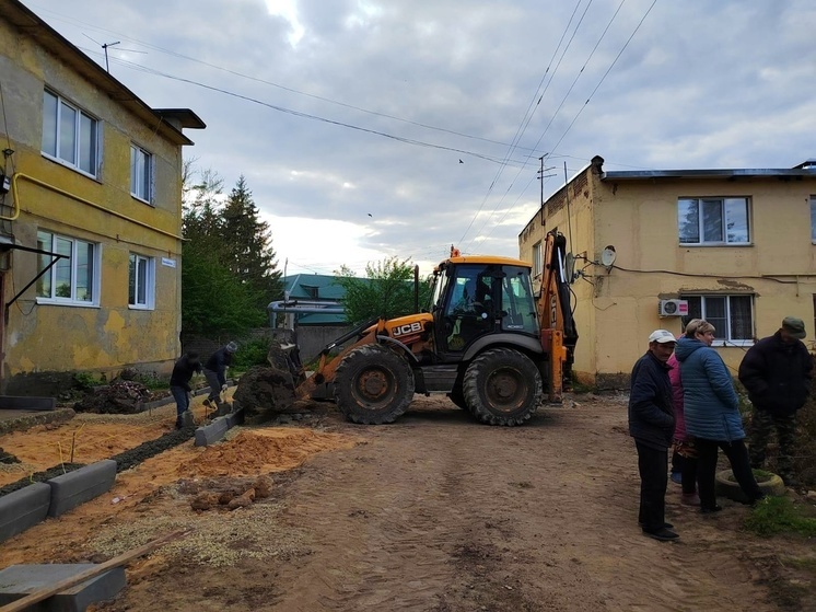 В посёлке Добрый Орловского МО к сентябрю благоустроят двор