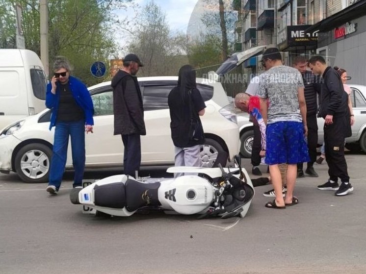 Мотоциклист получил травмы в ДТП с легковушкой в Чите