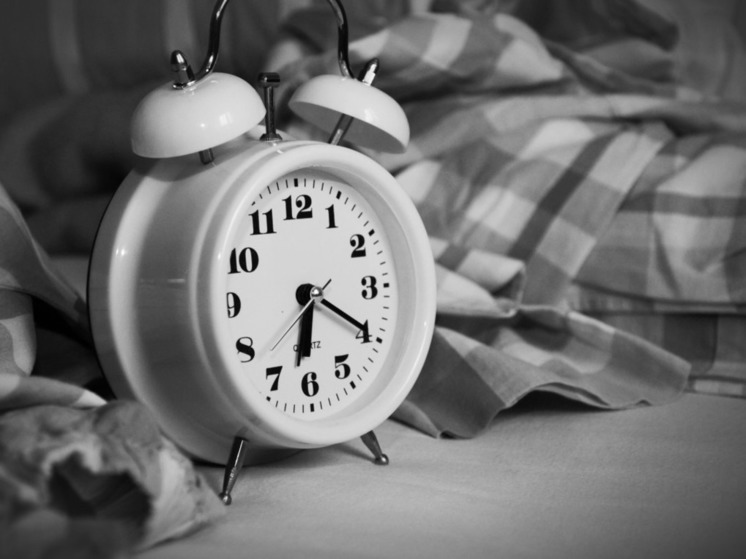 Сотрудники мурманского Центра общественного здоровья раскрыли несколько простых правил, которые помогут легко вставать рано утром.
