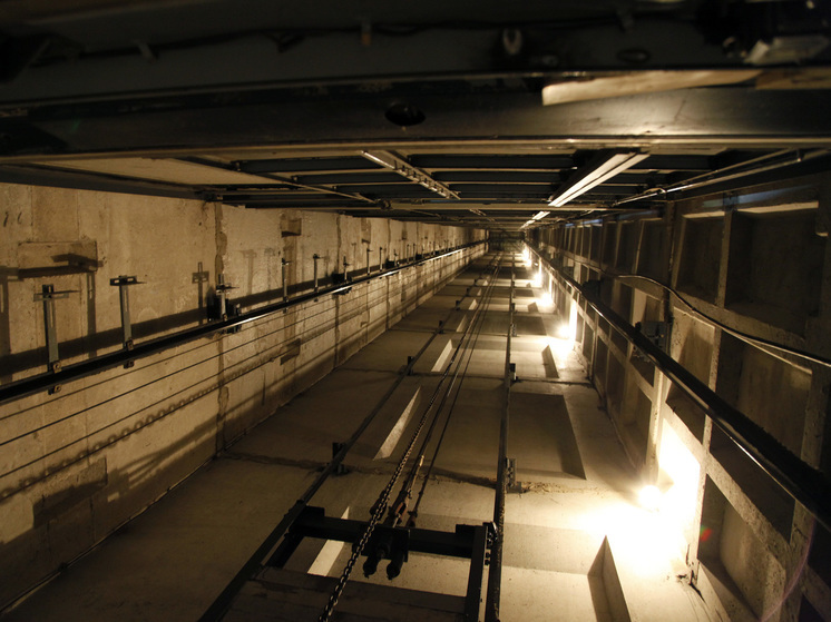 В Одинцово рабочий разбился на объекте после падения в шахту лифта