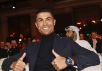 Португальский футболист занял первое место в рейтинге самых дорогих спортсменов по версии журнала Forbes.