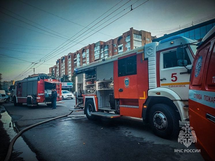 В Смоленске на Нормандии сгорел торговый павильон