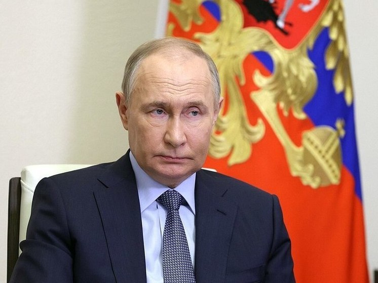 Президент России Владимир Путин заявил, что на вопрос о легитимности Зеленского как президента Украины должна ответить украинская правовая и политическая система