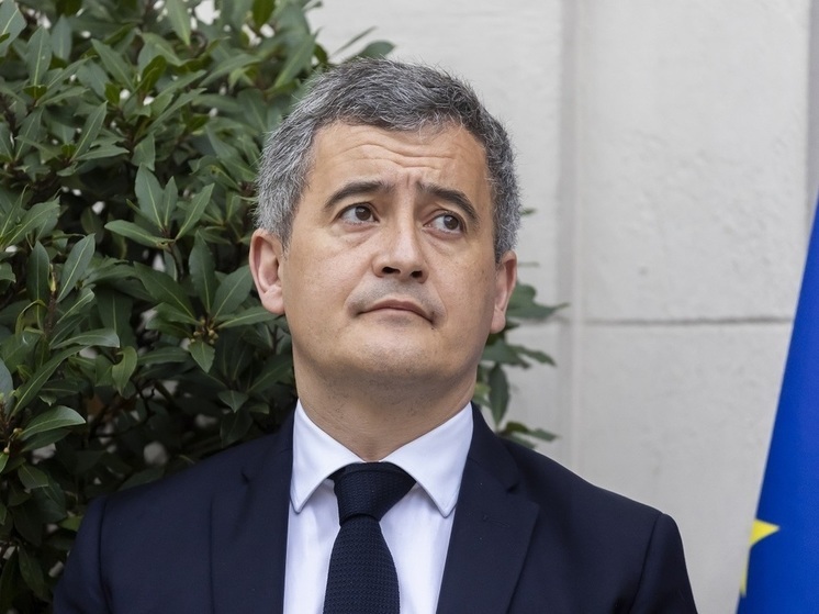 Баку потребовал извинений от назвавшего Азербайджан «диктатурой» главы МВД Франции Дарманена