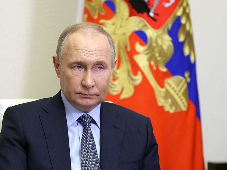 Президент России Владимир Путин заявил, что находился с украинским руководителем Владимиром Зеленским в постоянном контакте до начала острой фазы конфликта