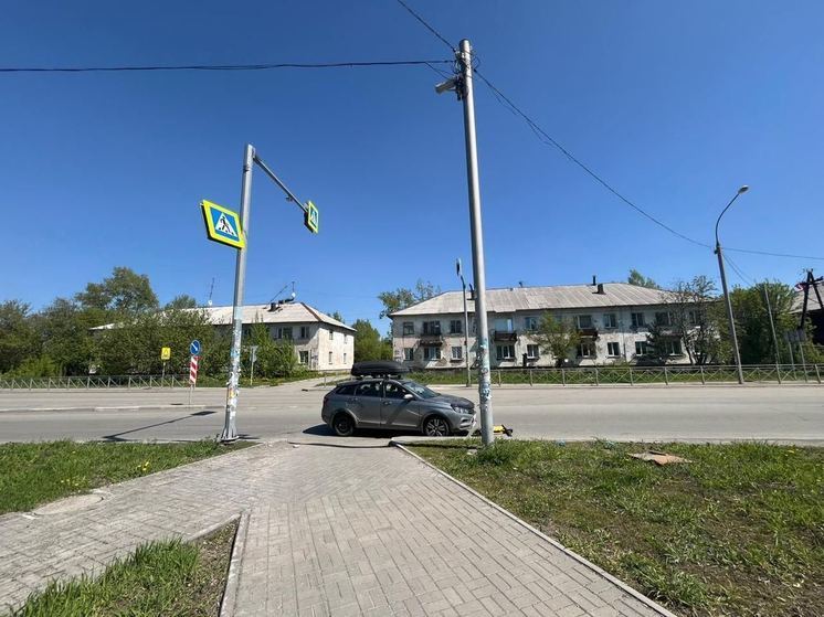 В Новосибирске водитель Весты сбила двух подростков на электросамокате