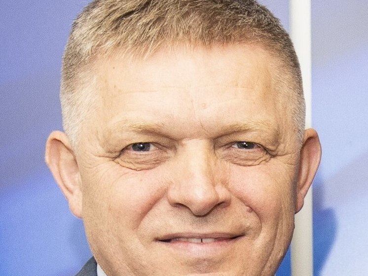 Премьеру Словакии Фицо после покушения удалили мертвые ткани
