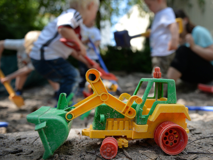 Следом подобные «русские детские подполья» обнаружили у себя индусы и вьетнамцы