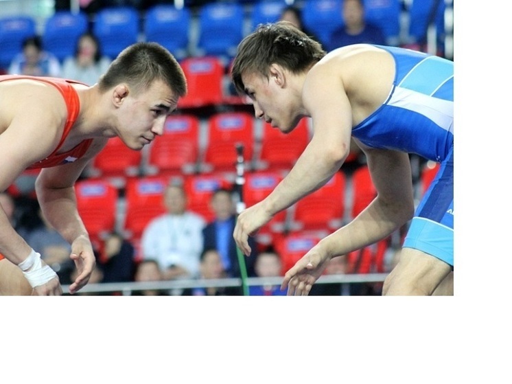 В Якутске проходит чемпионат России по вольной борьбе