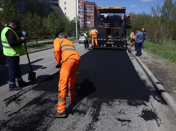 В Новосибирске круглосуточно идёт поддерживающий ремонт дорог