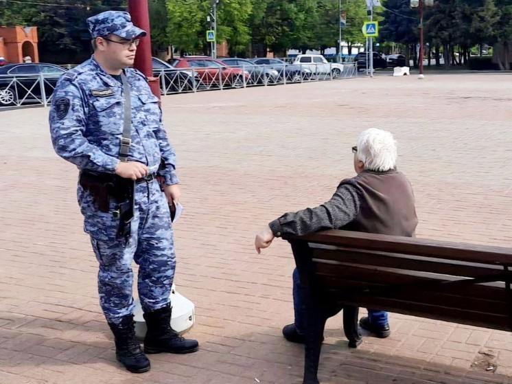 В Кашире пенсионерка упала на проезжей части, но была спасена