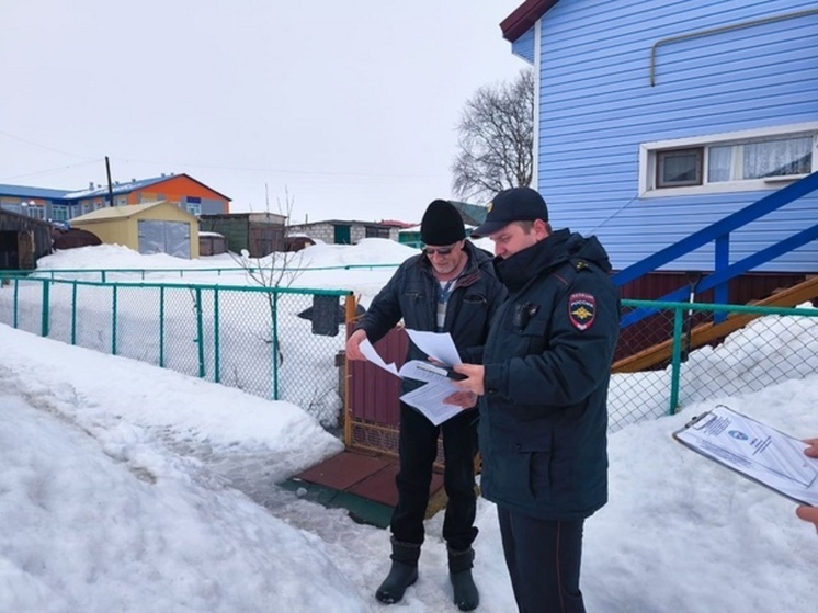 Участковые в НАО побеседовали с сельчанами о ледоходе и жуликах
