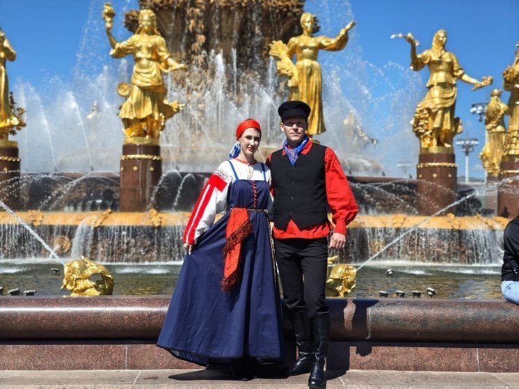 Полицейский из Карелии сыграл свадьбу на ВДНХ в Москве