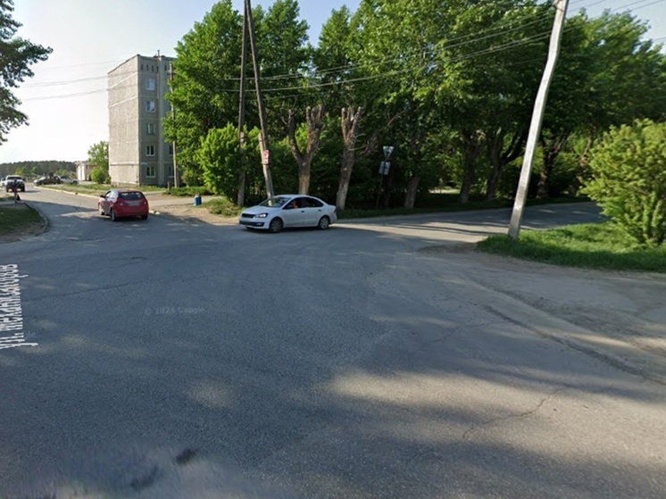 В Екатеринбурге родители перевозили сына в открытом кузове пикапа