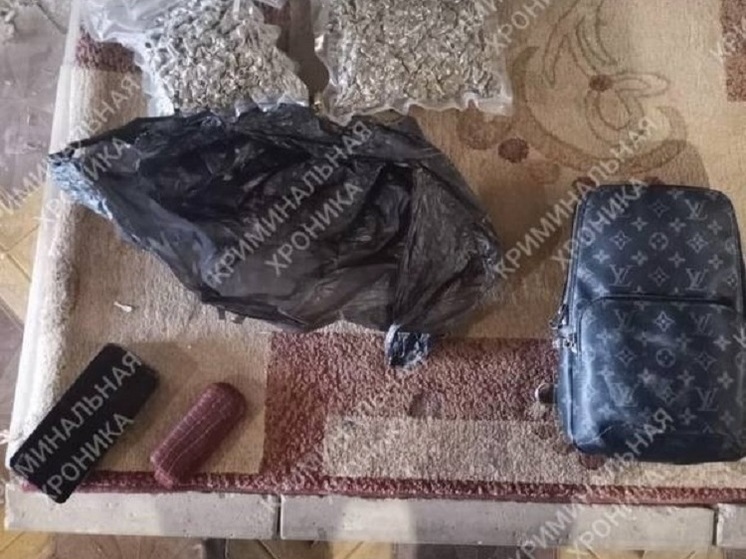 Сотрудники МВД Дагестана в сотрудничестве с региональным УФСБ выявили участие двух местных жителей в незаконном обороте наркотиков