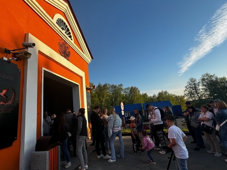 В "Ночь музеев" возле новосибирского крематория собралась огромная очередь