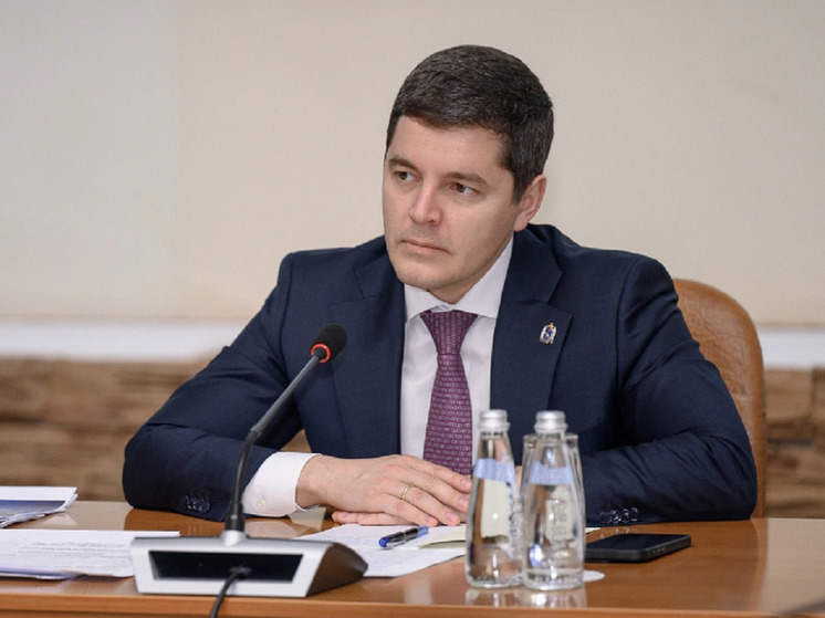 В Ноябрьске губернатор ЯНАО Дмитрий Артюхов провел Совет глав городов и районов