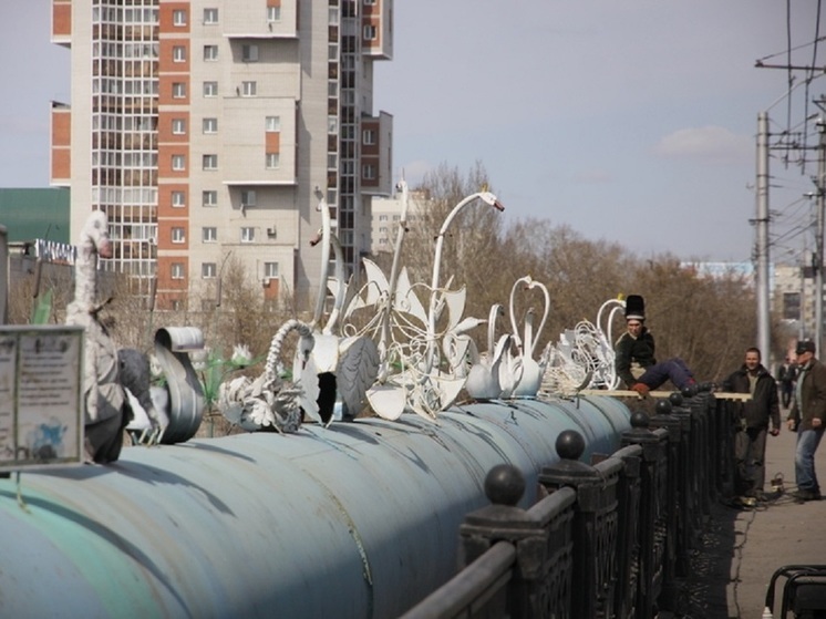 Лебедь в новом обличии может вернуться на мост возле Нового рынка в Барнауле